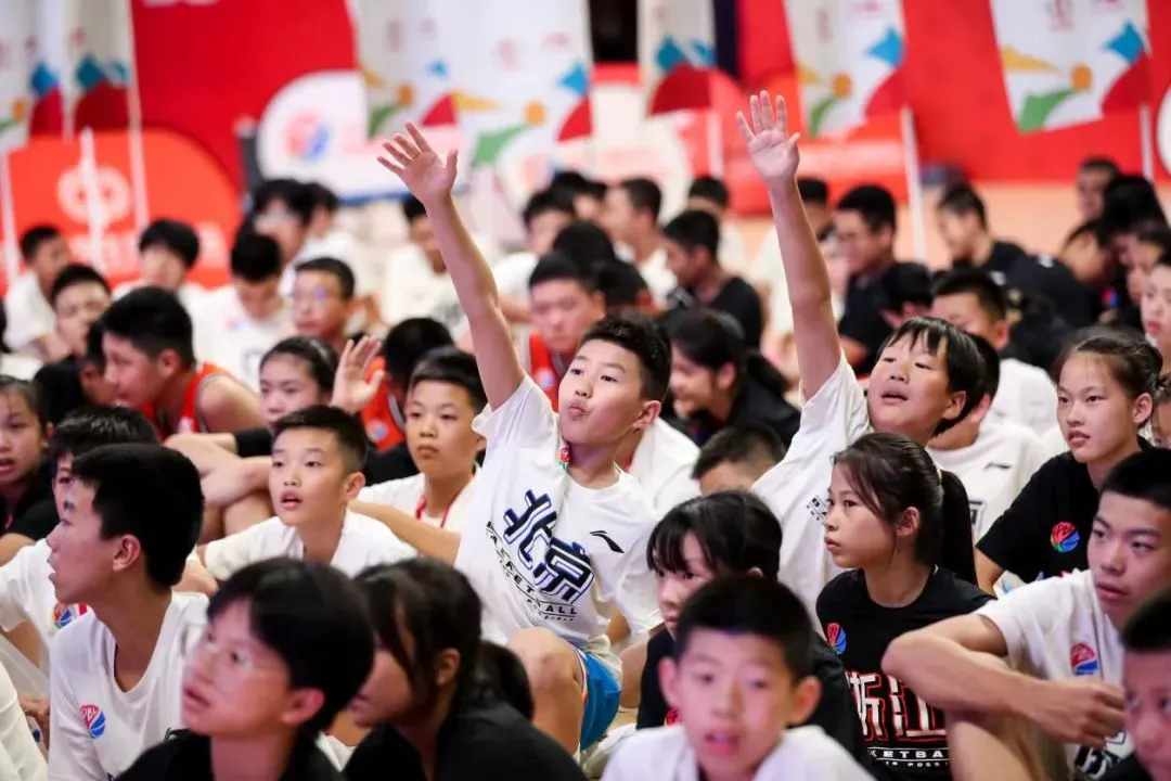 成年人是否可以通过篮球训练改善身高_1