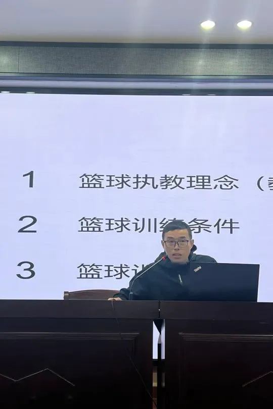 老年篮球爱好者如何练习控卫技巧_0
